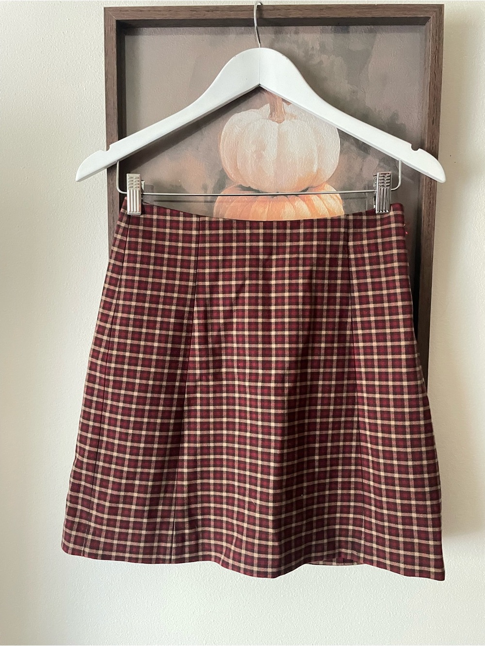 Aritzia Babaton Hopper Plaid Mini Skirt in Burgundy Brown Tan Size US 4